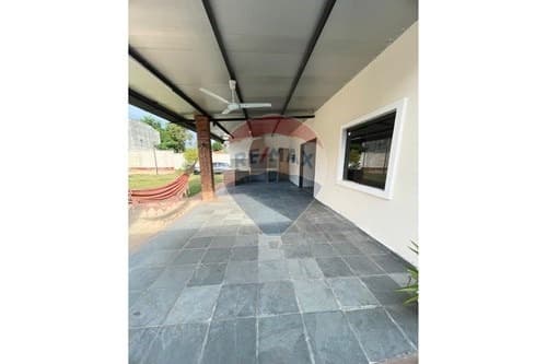 Casa - Alquiler - Paraguay Central Lambaré, foto 3
