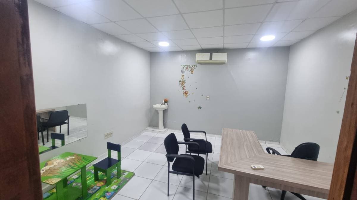 consultorios para médicos en Luque - Barrio Villa Adela, foto 4