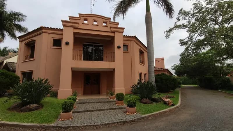 Exclusiva residencia en barrio cerrado zona aeropuerto, foto 1