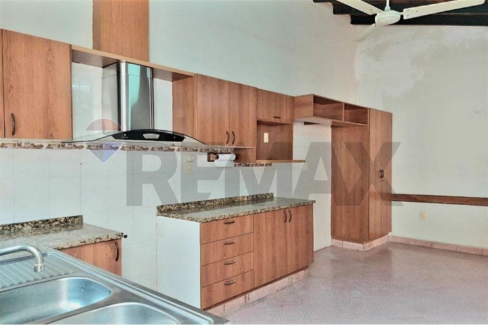 En venta casa de 4 dormitorios en sajonia, foto 4