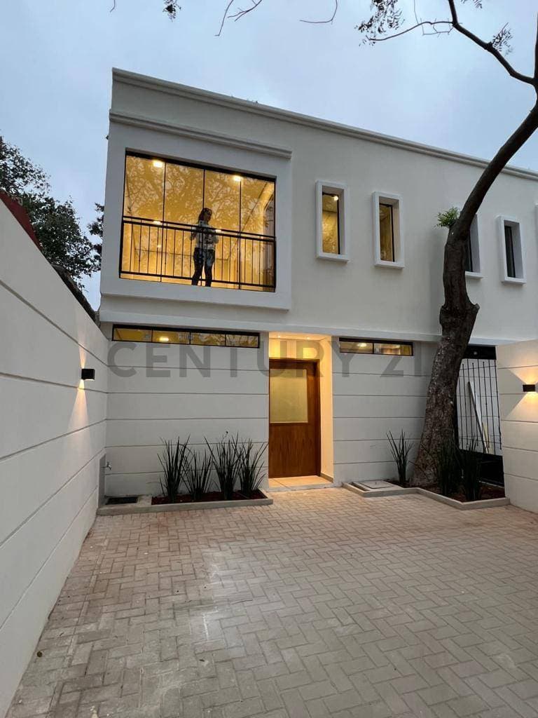 Vendo moderno Duplex en Luque detras de la Conmebol