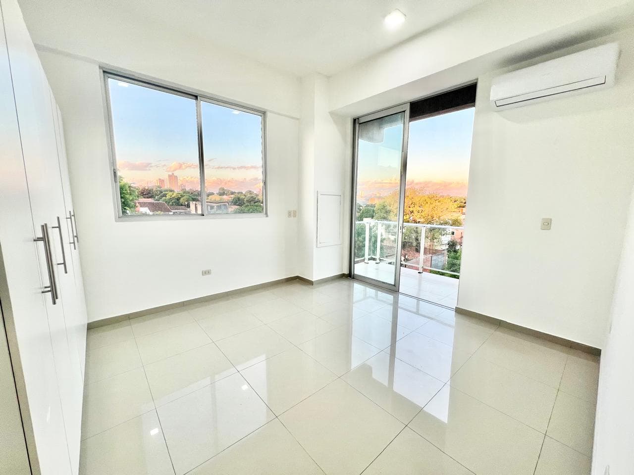 En Alquiler Amplio Departamento de 2 Habitaciones en Barrio Sajonia A408, foto 4