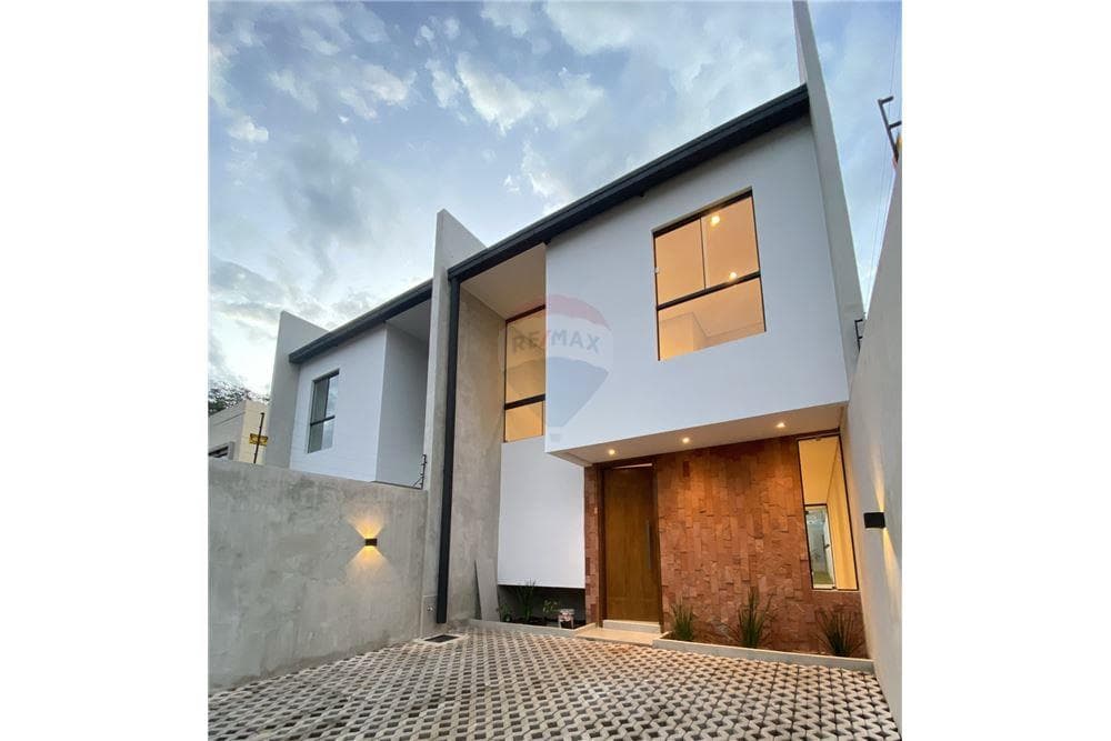 Hermoso duplex a estrenar con piscina en Luque — foto 1