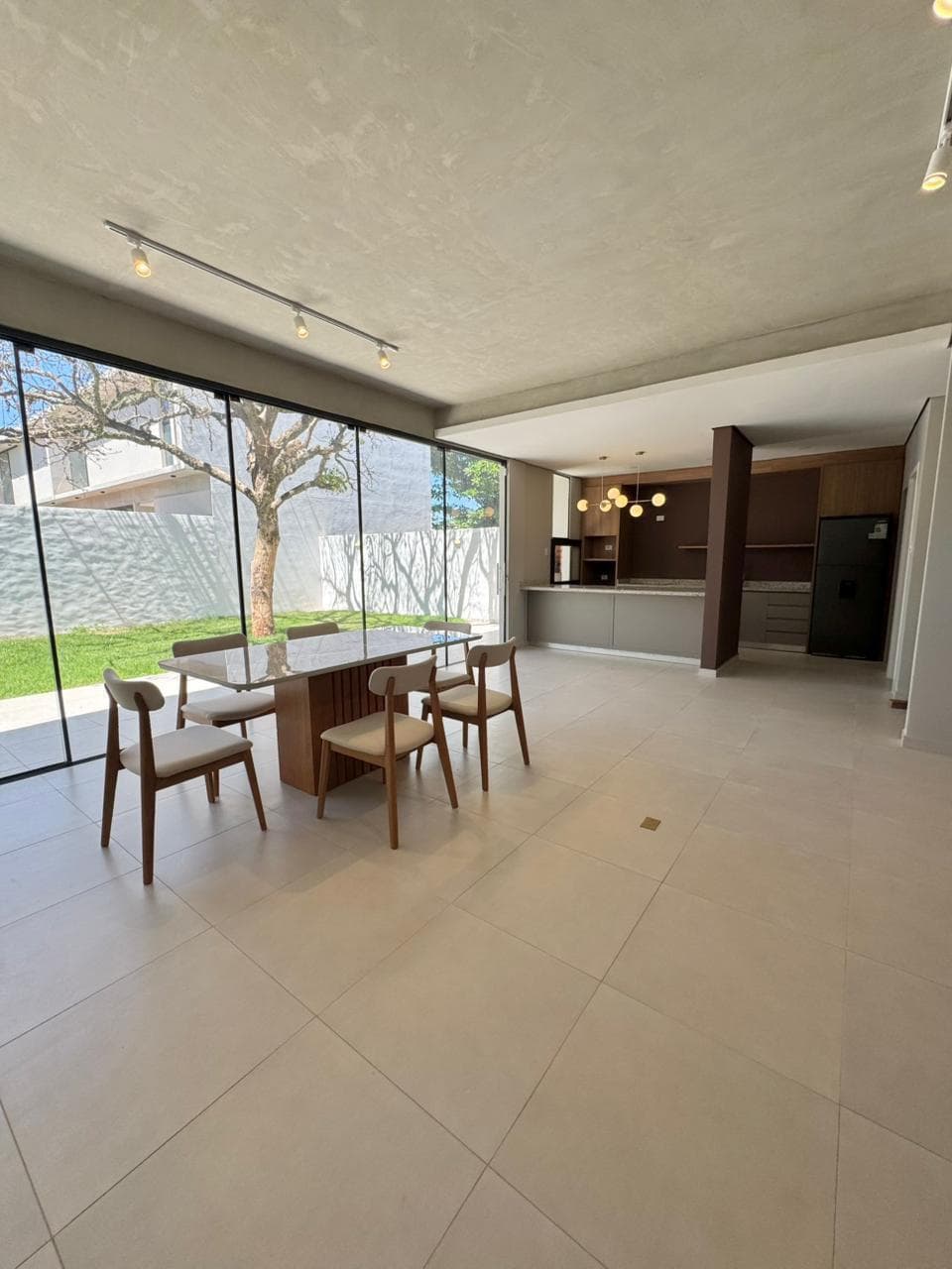 Duplex- condominio en barrio américa, detrás de la conmebol, foto 3