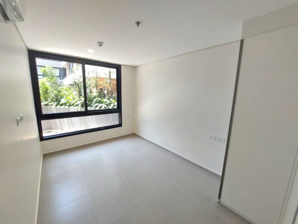En venta - departamento de 3 dormitorios con patio privado en el urban ykua sati, foto 3