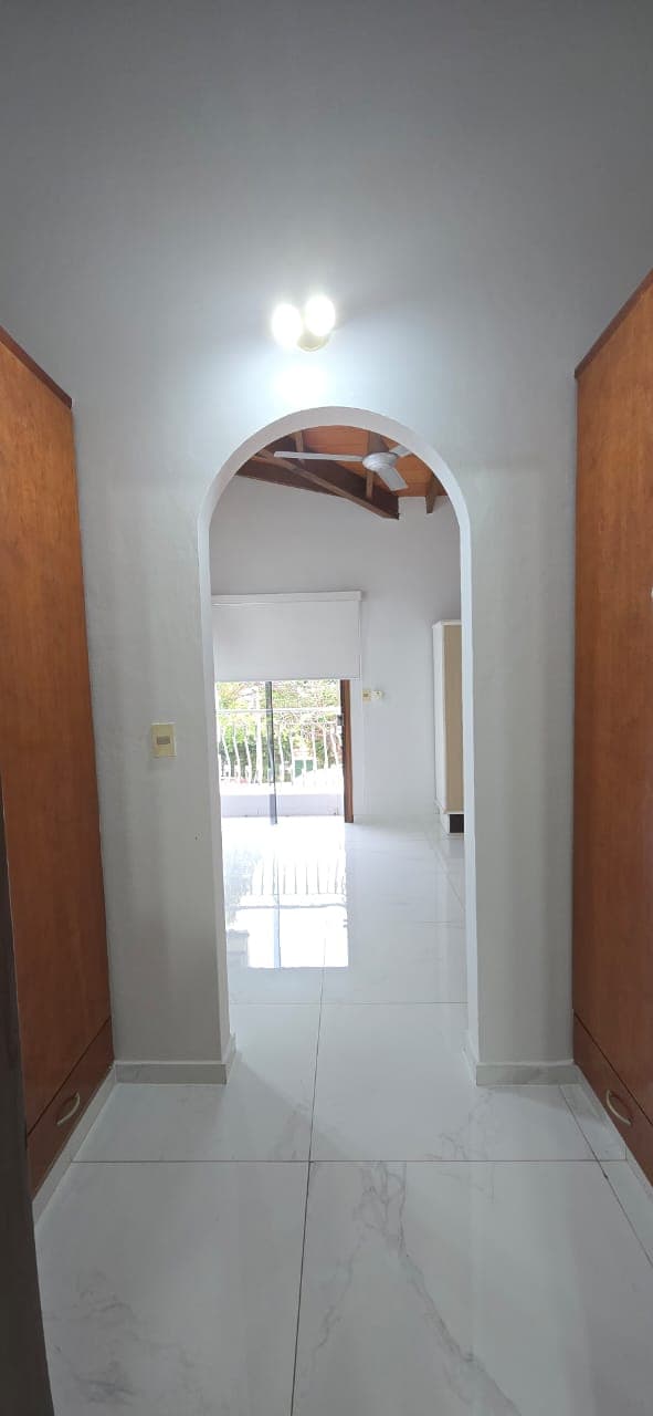 Dúplex en barrio mburucuyá , eje corporativo — foto 4