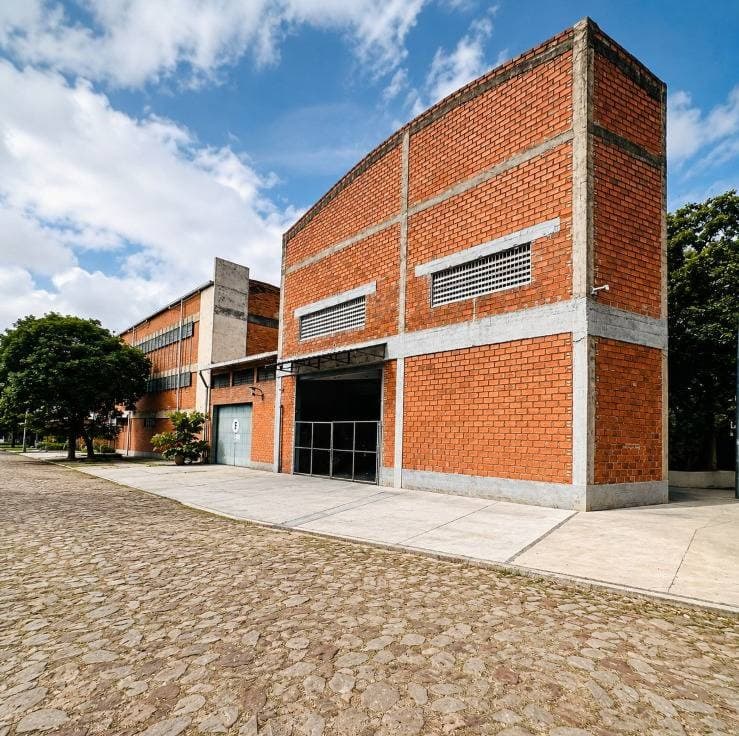 Alquilo deposito en nazareth - asuncion