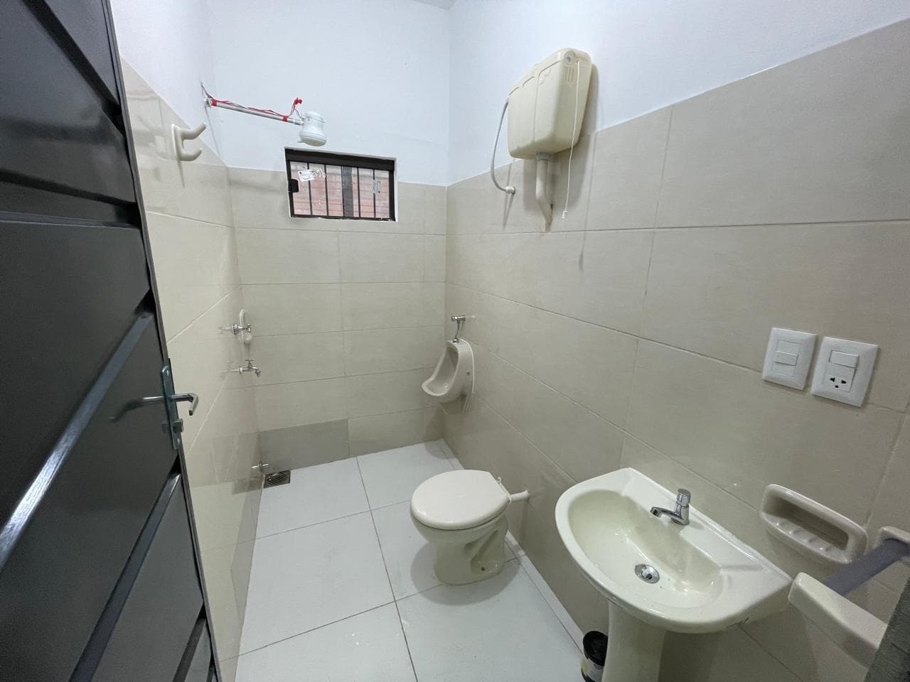 Amplio Salón Comercial, En San Lorenzo — foto 5