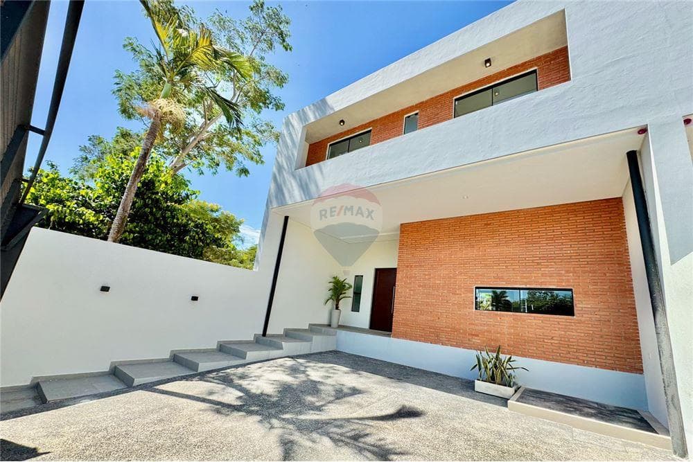 Casa - Venta - Luque, Paraguay