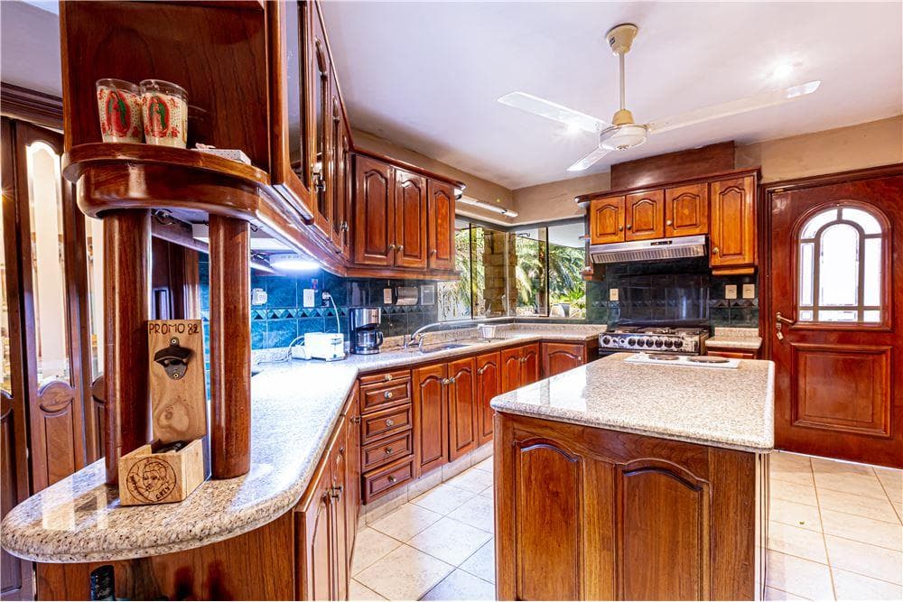 En venta residencia en Los Laureles, foto 5