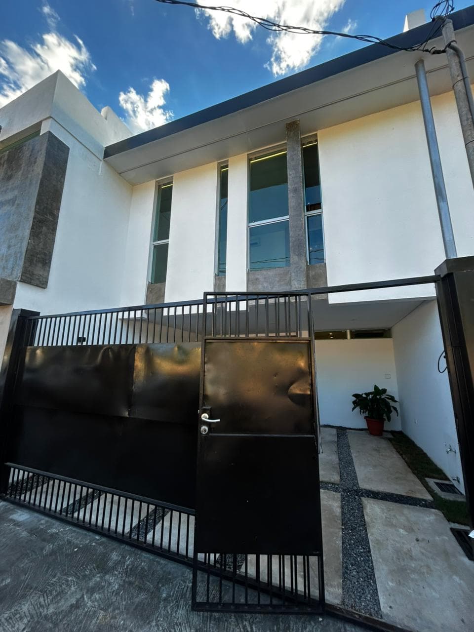 Vendo duplex a estrenar de 3 dormitorios en Fernando de la Mora zona norte