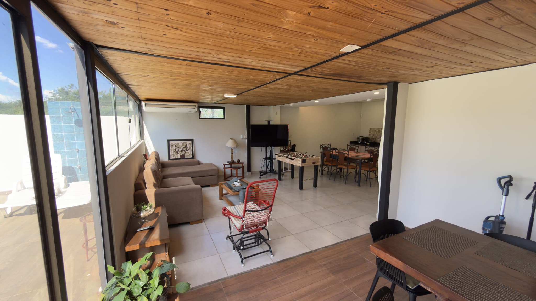 San Bernardino: Moderna Casa Con Piscina Y Quincho — foto 5