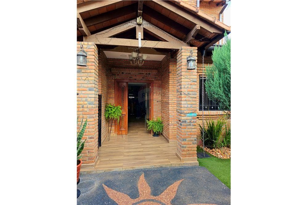 casa con piscina en Fernando de la Mora zona Laguna Grande, foto 3