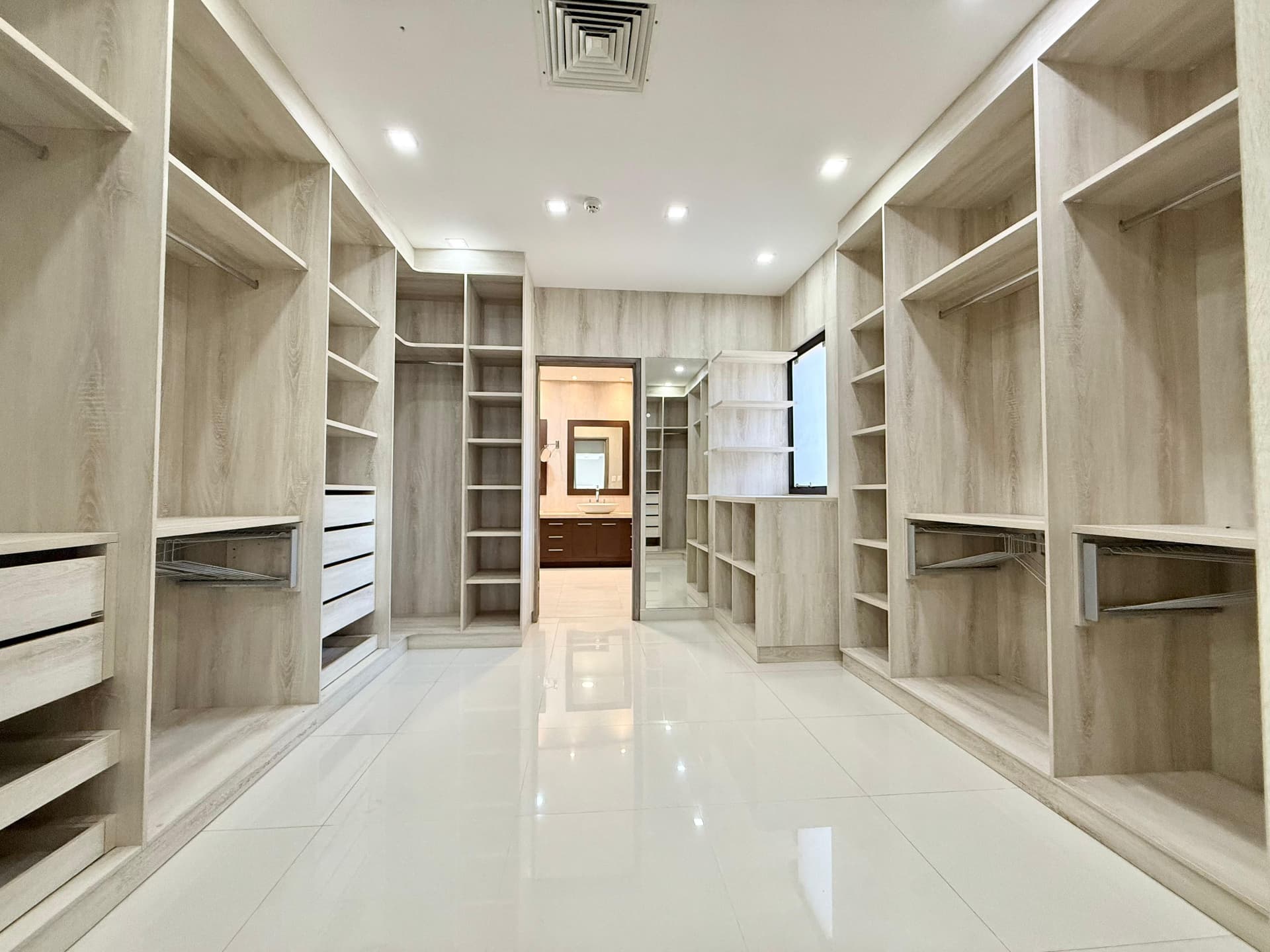 Venta/alquiler de casa en barrio santa librada, foto 5