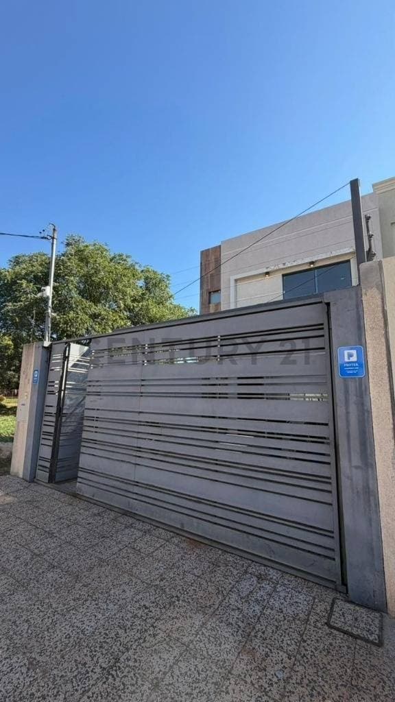 ALQUILO de duplex premium en Jardin de Oro Luque (a pasos del super Villa Sofia)
