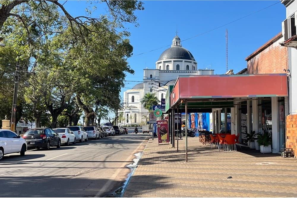 Local comercial en caacupe centro, foto 1