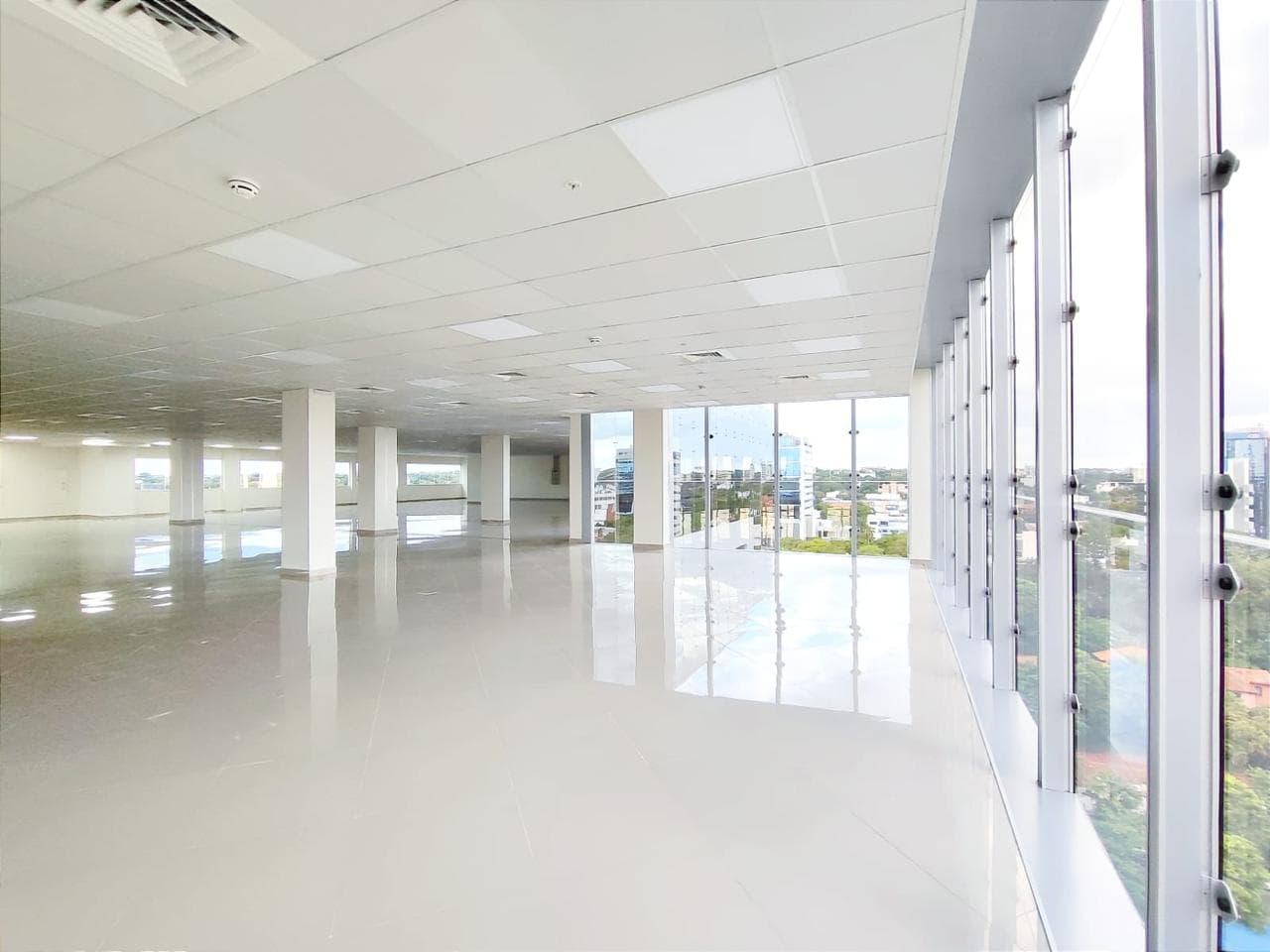 Oficina de 1.516 m2 en Villamorra, foto 1