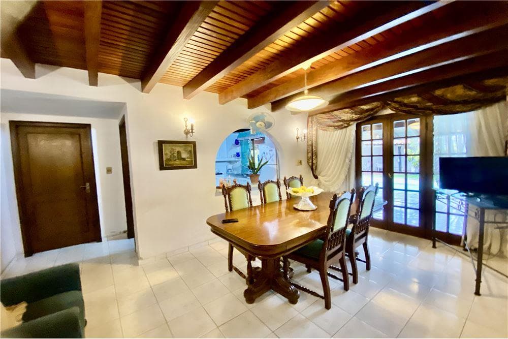 EN VENTA amplia residencia en Luque sobre Av. Gral. Aquino, foto 4