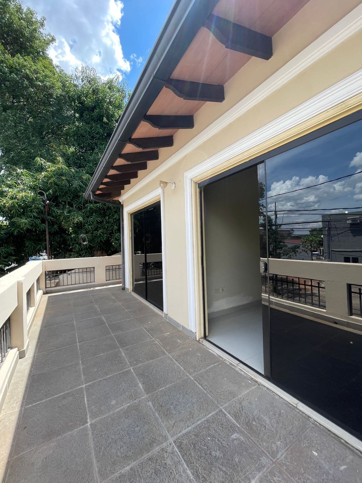Hermosa casa en barrio hipodromo, foto 3