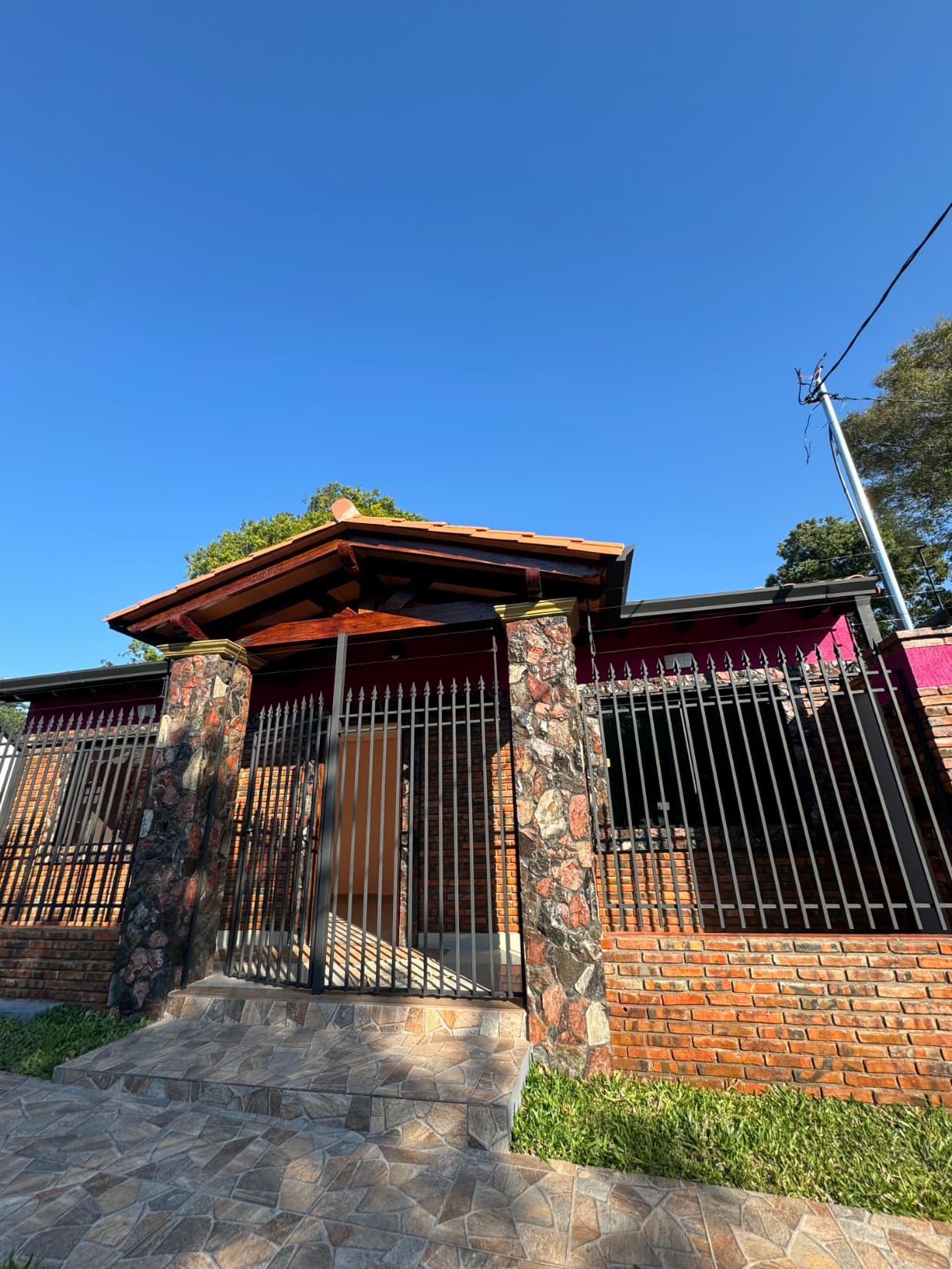 Vendo casa en lambare
