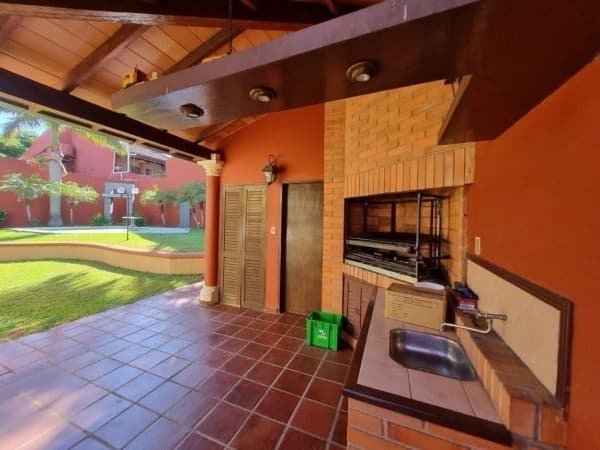Casa con amplio patio y piscina en barrio san vicente, foto 3