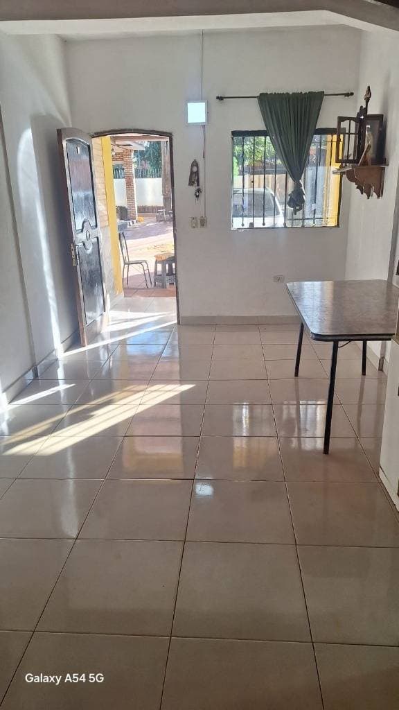 Casa de dos plantas - San Lorenzo, zona Palacio de Justicia, foto 5