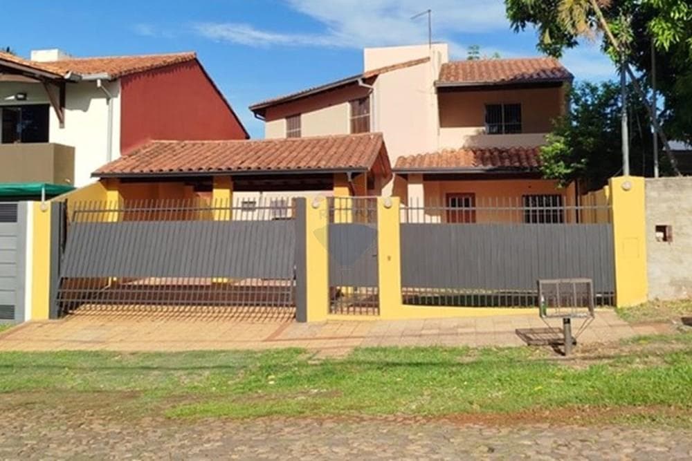 Casa en alquiler - Lambaré, barrio valle apu´a