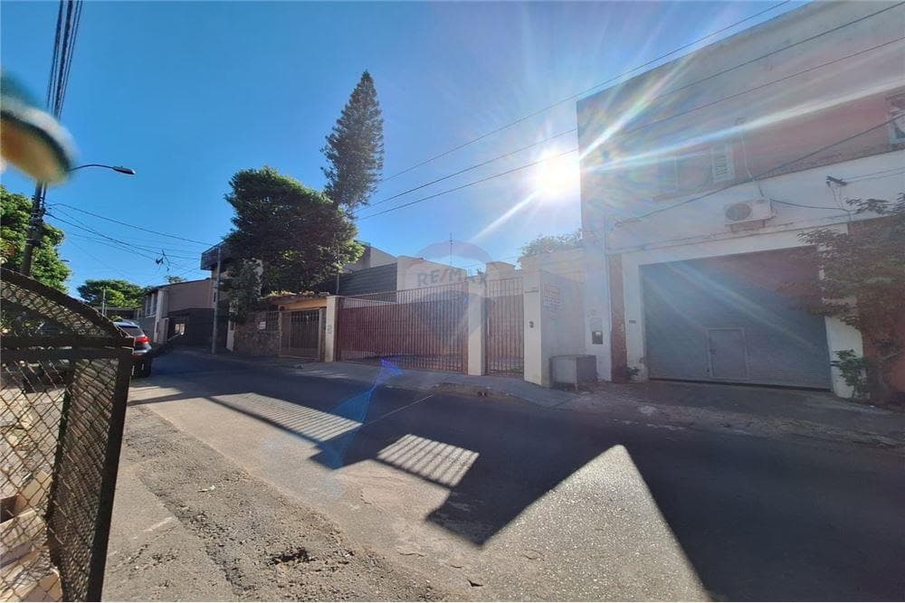 Deposito en barrio Las Mercedes, foto 2