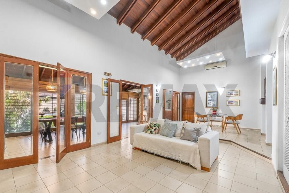 Residencia en Barrio Herrera, foto 4