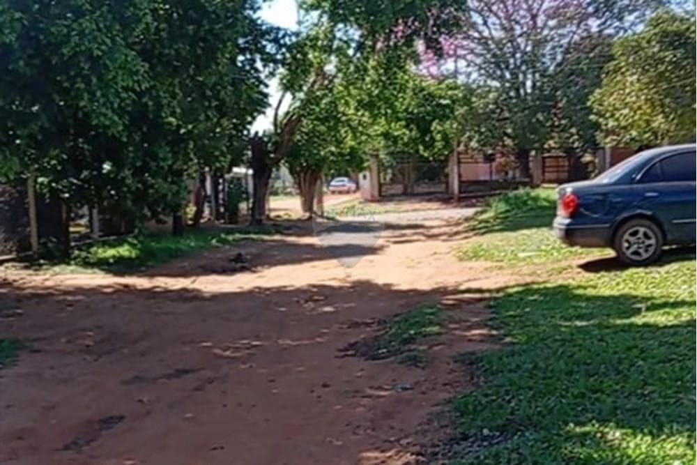 Terreno en laurelty Luque en venta (424m2), foto 3
