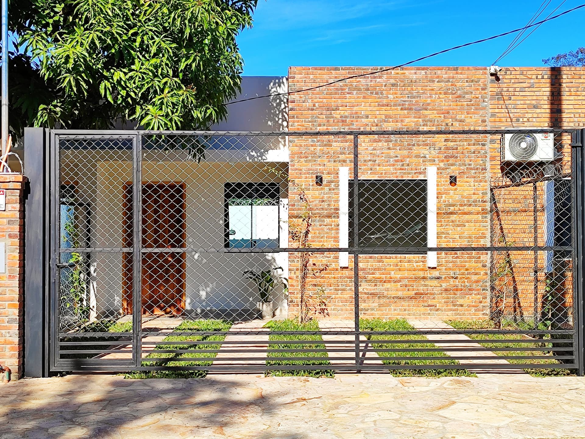 Tu vivienda propia hoy cerca de todo en el desvío Luque - Sanber