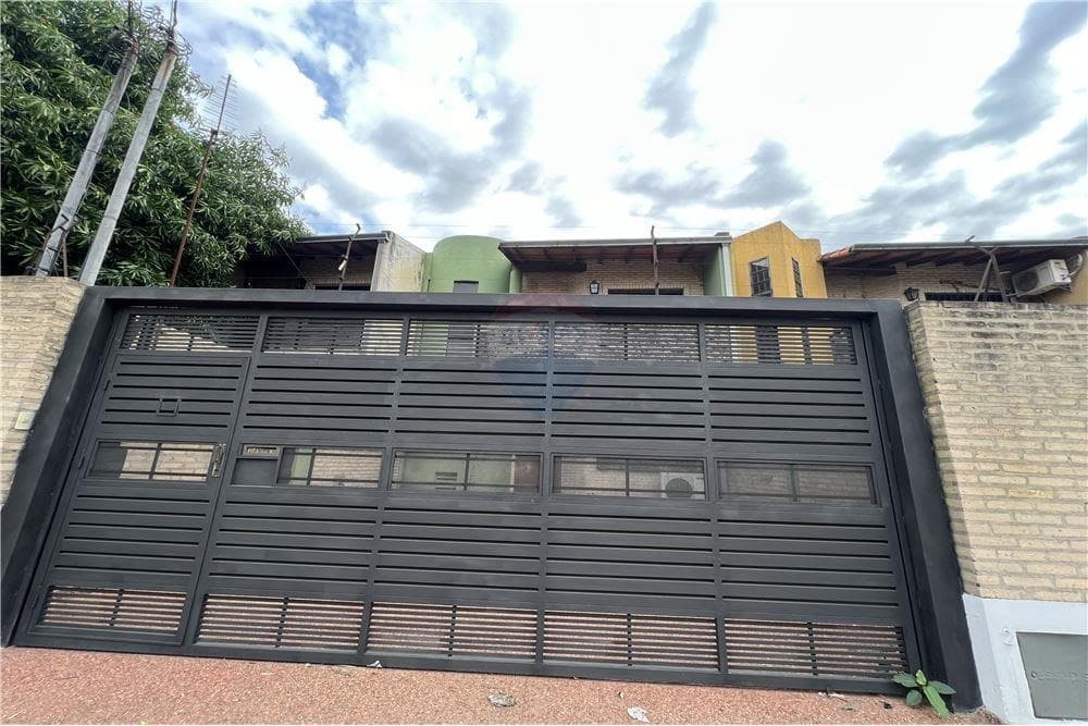 Vendo duplex en lambare sobre republica argentina