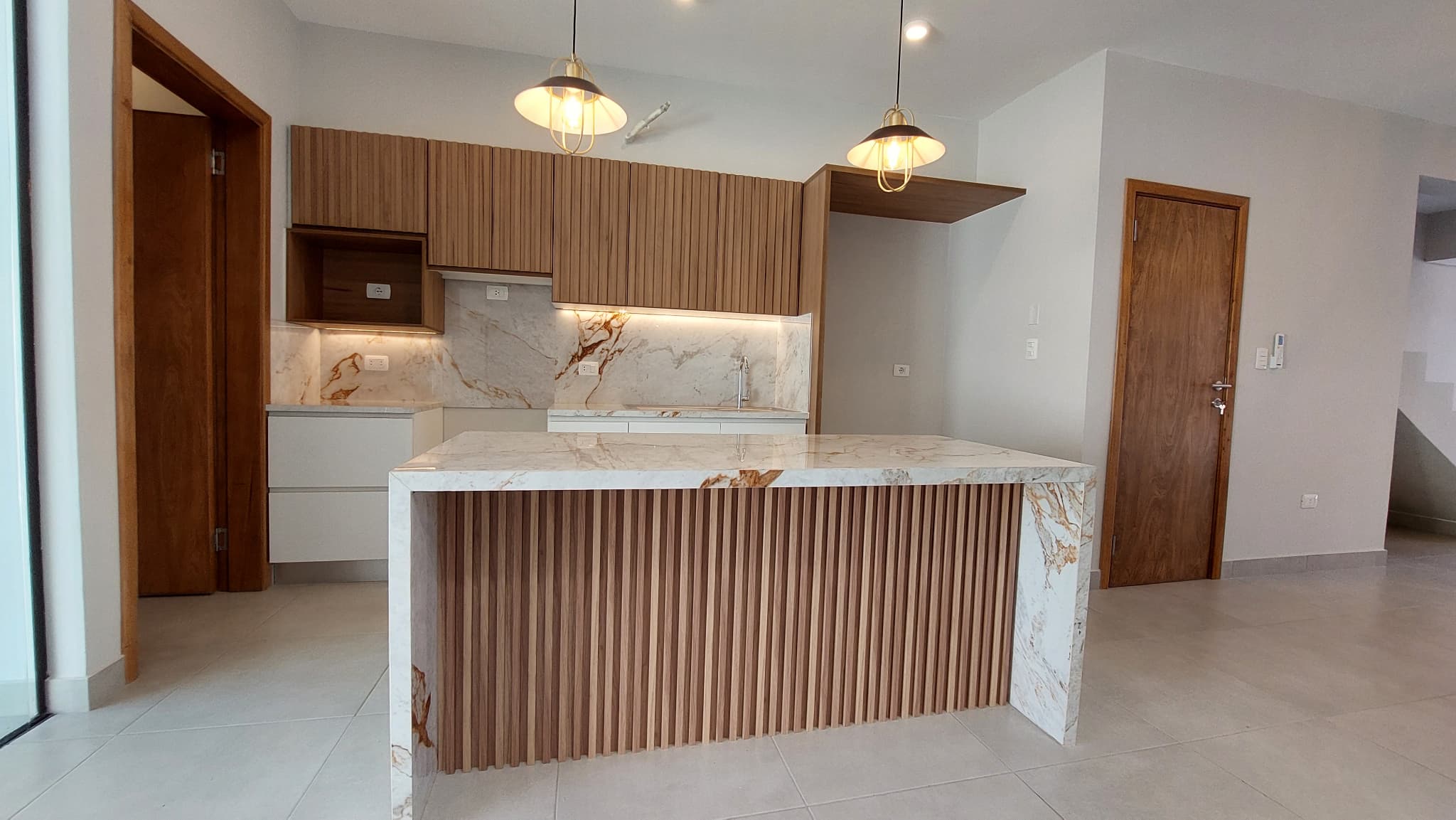 Dúplex En Fernando de la Mora Zona Norte