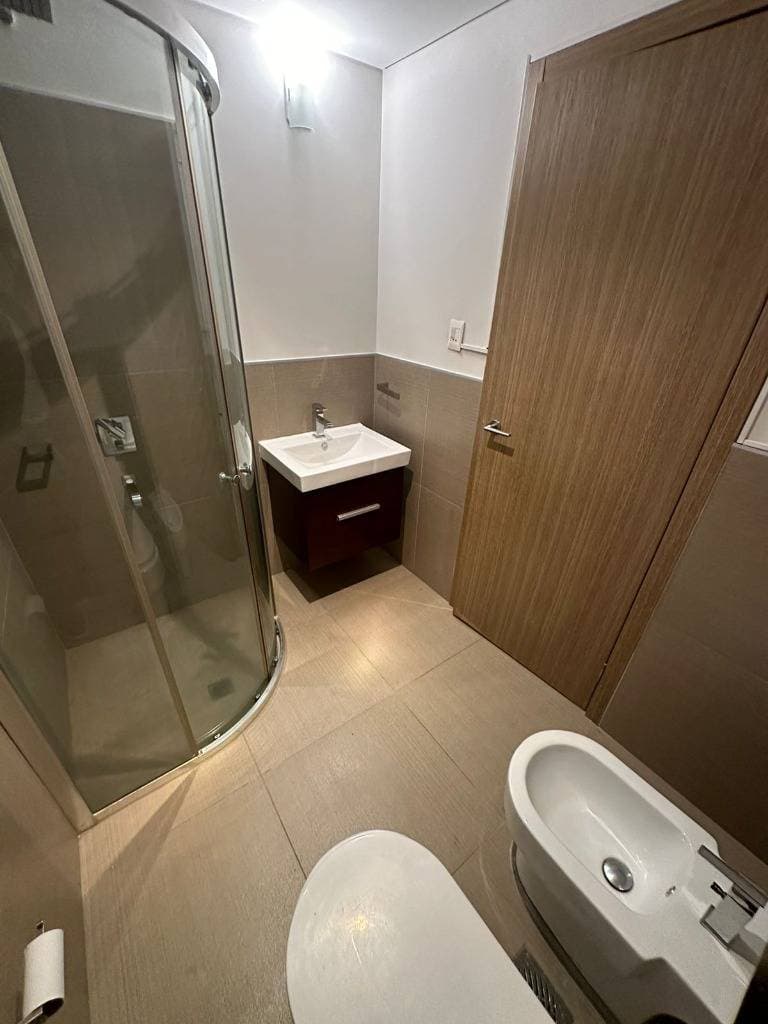 Departamento full amoblado de 2 dormitorios zona paseo la galería, foto 1
