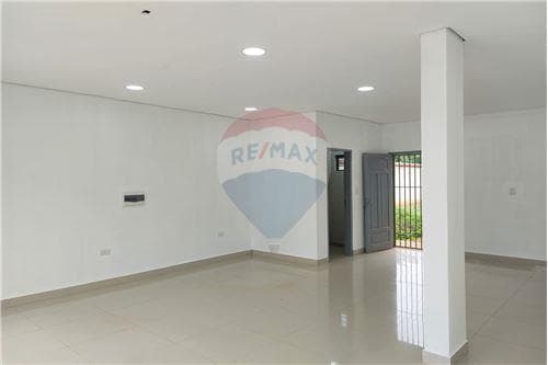 Local Comercial-Venta-PY Central Julián Augusto Saldivar, foto 4