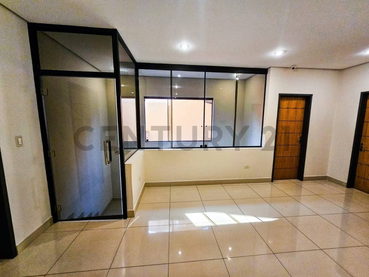 En Venta Casa Pareada en Lambaré, foto 4