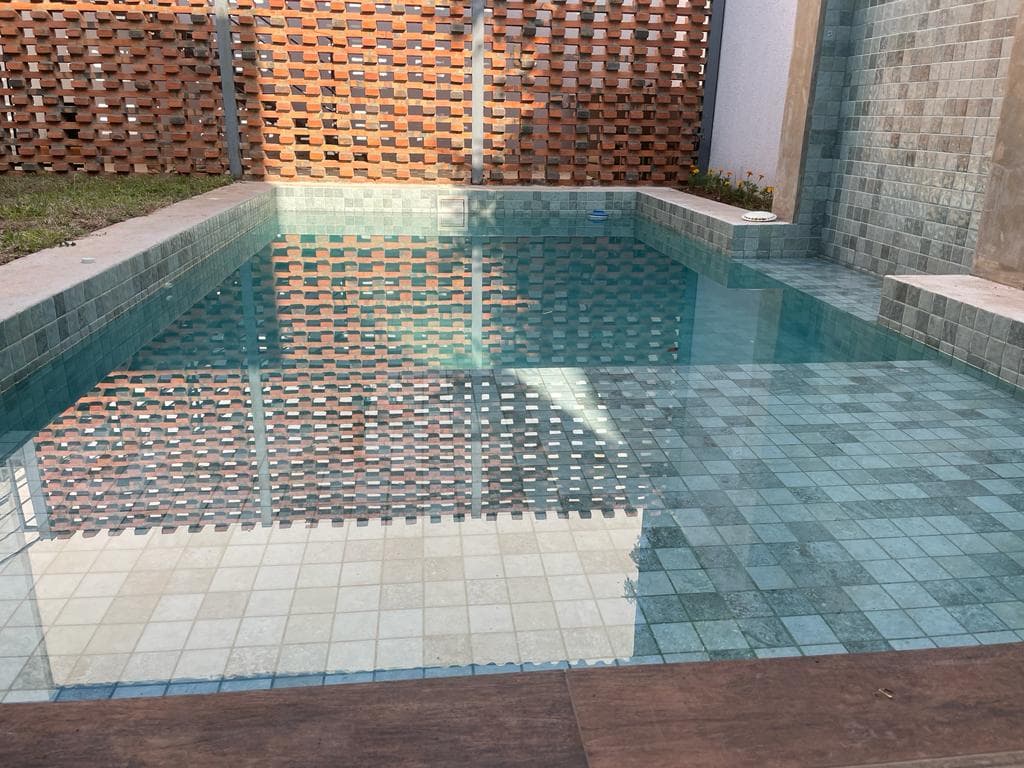 / vendo hermosa casa a estrenar en el b. Mburucuyá c /4 suites, foto 5
