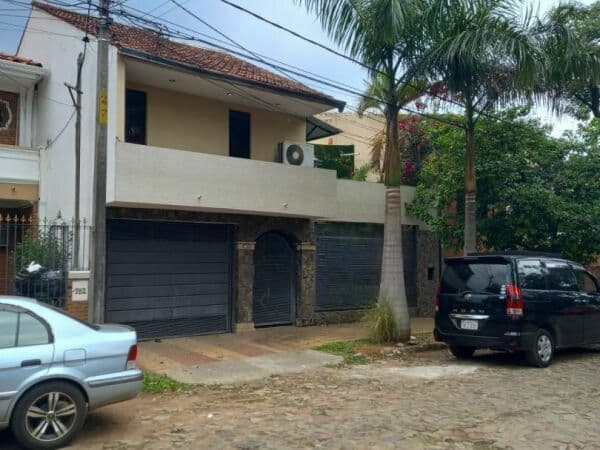 Vendo residencia - zona barrio Jara