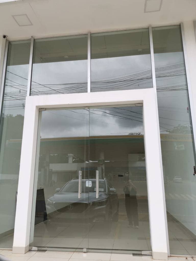 Salon comercial en San Lorenzo, foto 2