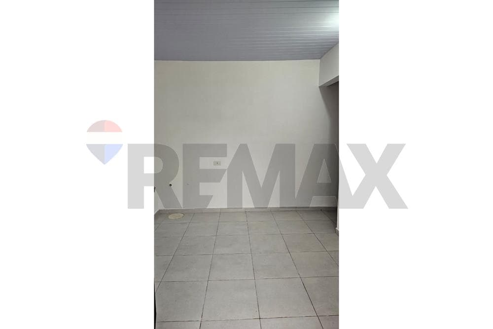 Casa - Alquiler - Luque, Paraguay, foto 5