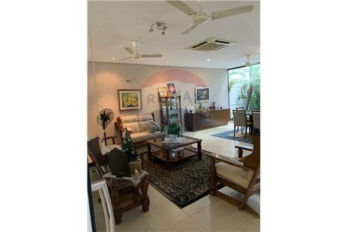 Vendo casa en Villa Morra