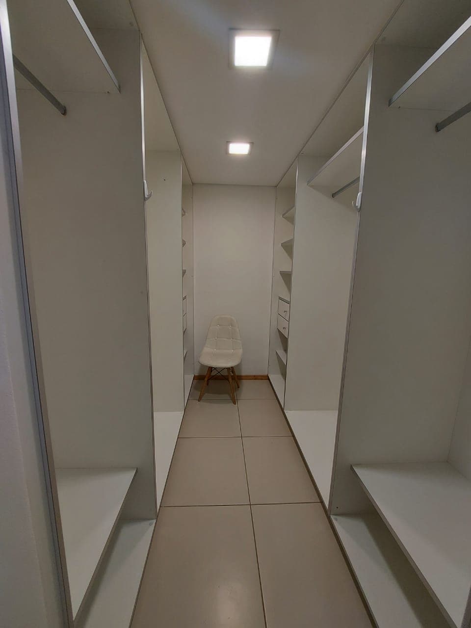 Departamento Amoblado de 3 dormitorios en suite. Las Mercedes. COD LG, foto 5