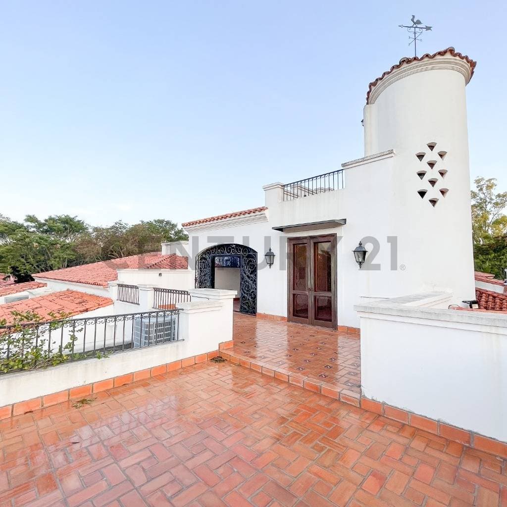 En venta – exclusiva residencia de lujo en surubi’í, foto 4