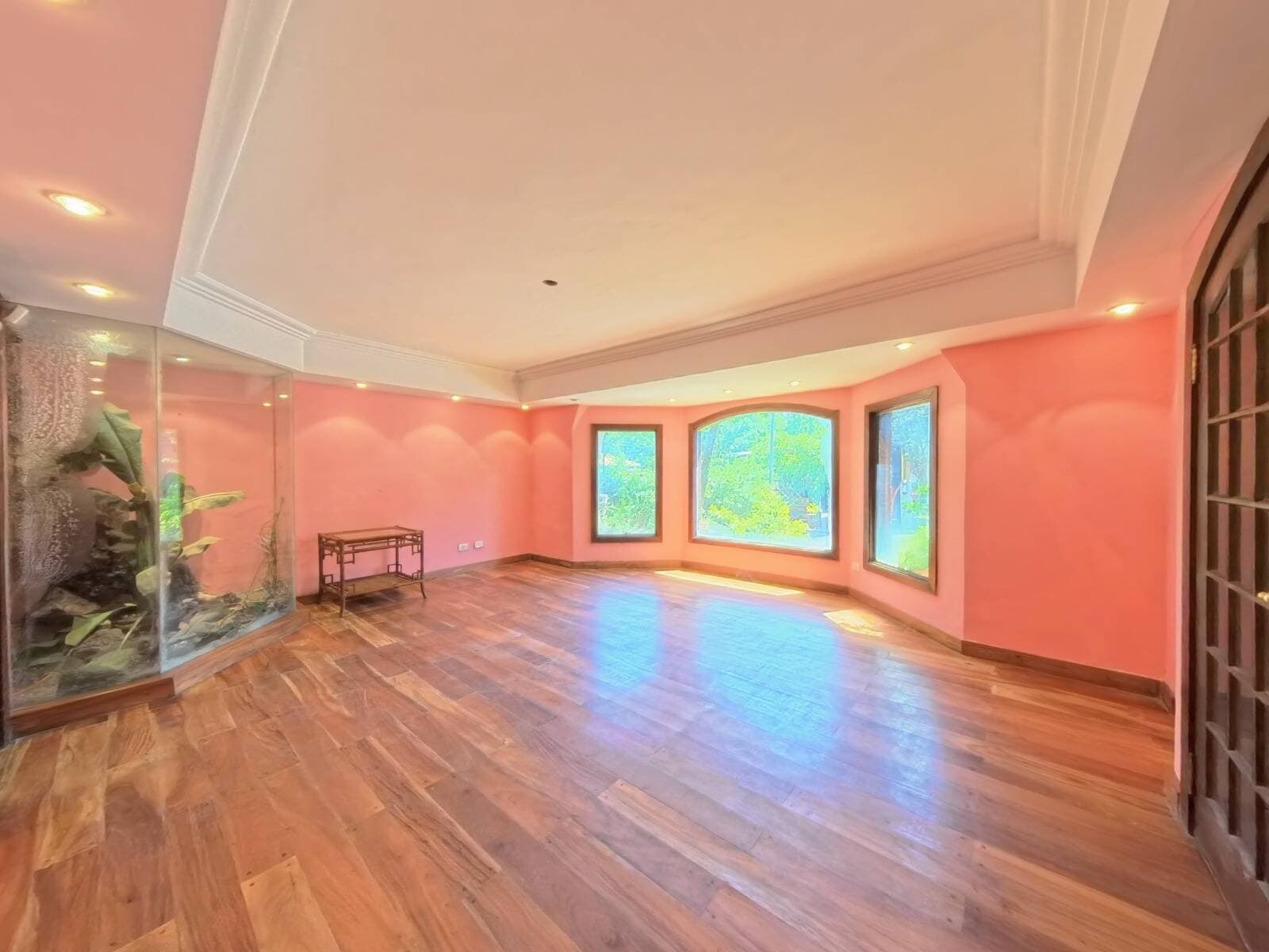 Exclusiva Residencia en Venta en el Prestigioso Barrio Villa Morra - Asunción, foto 5