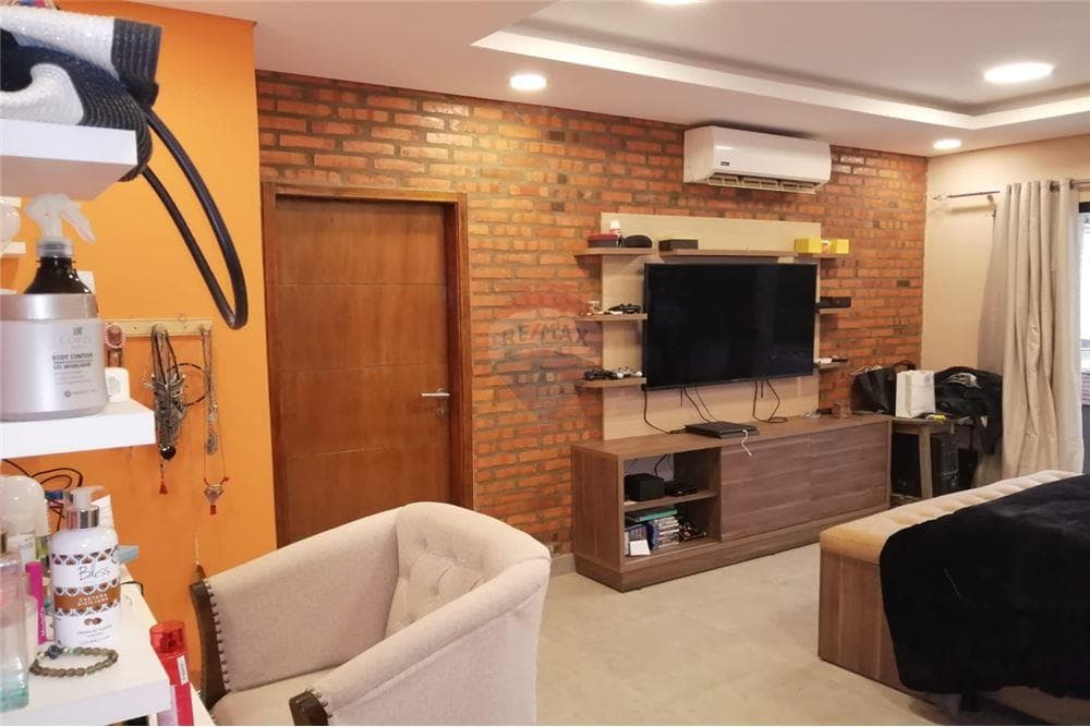 En venta Casa con pileta en Barrio Herrera, foto 3