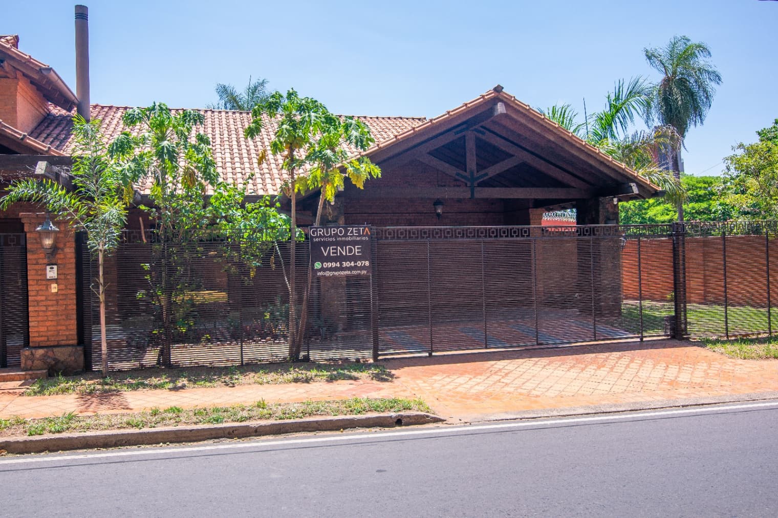 Casa En Venta C/ Cochera En Los Laureles, foto 2