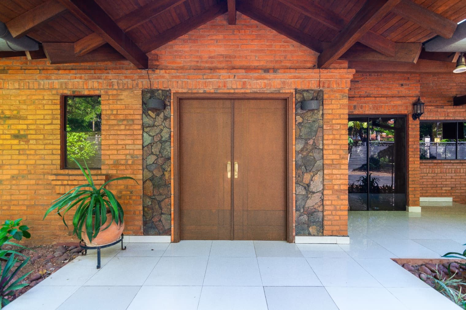 Casa En Venta C/ Cochera En Los Laureles, foto 1