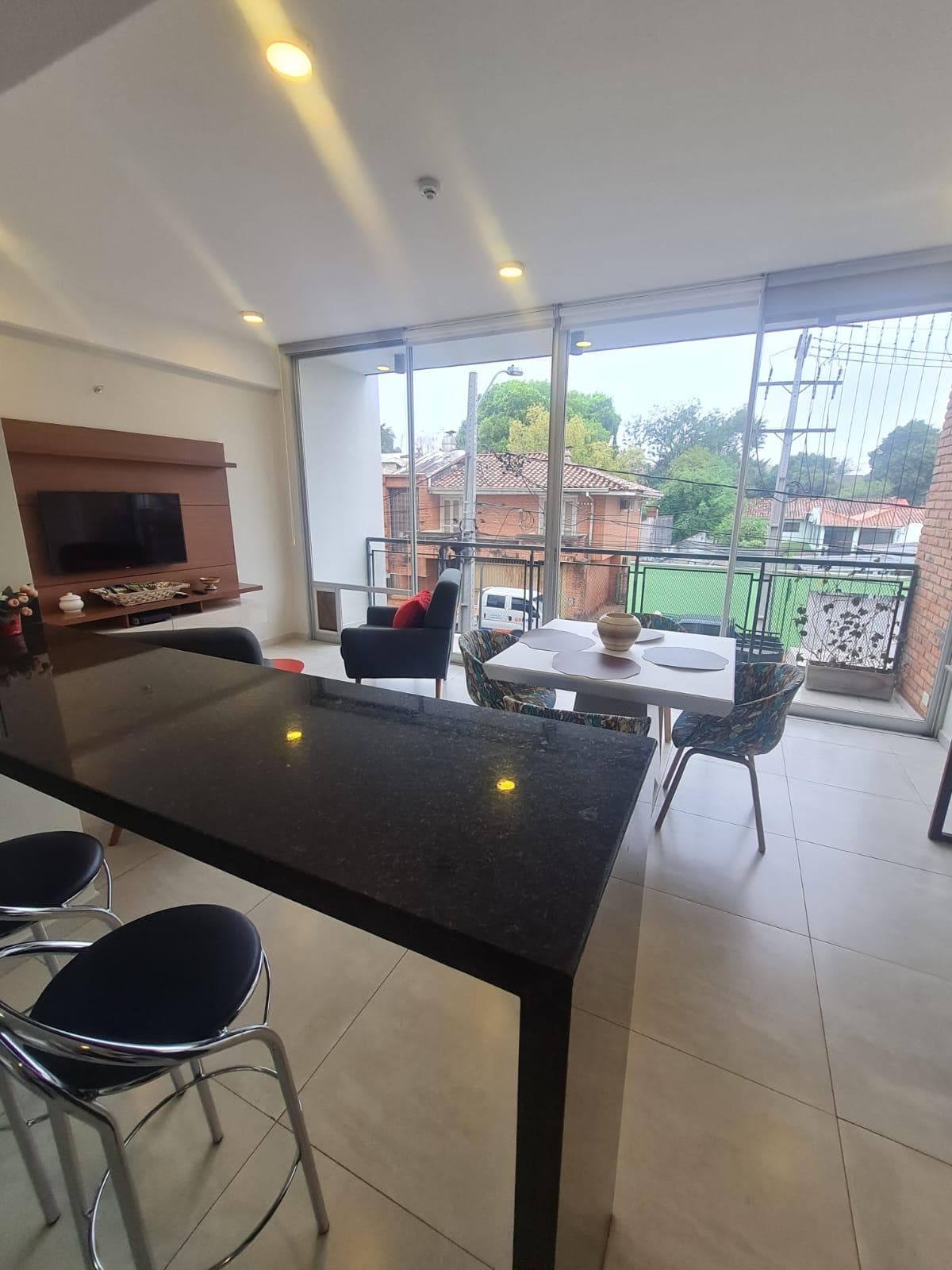 Departamento en alquiler c/ cochera en Villa Morra — foto 5