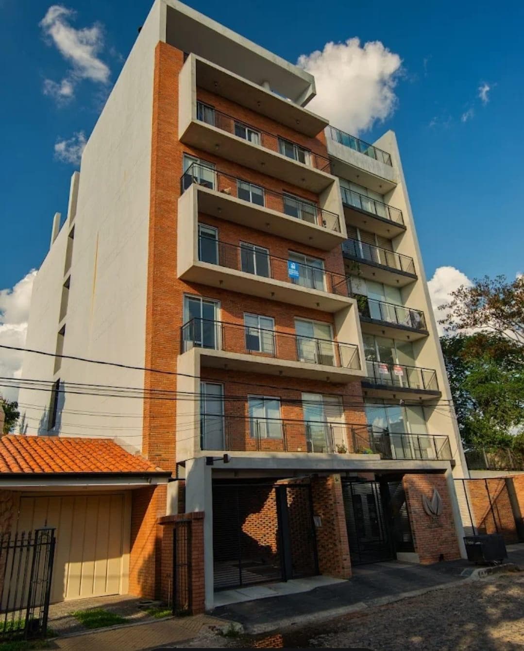 Departamento en alquiler c/ cochera en Villa Morra — foto 1