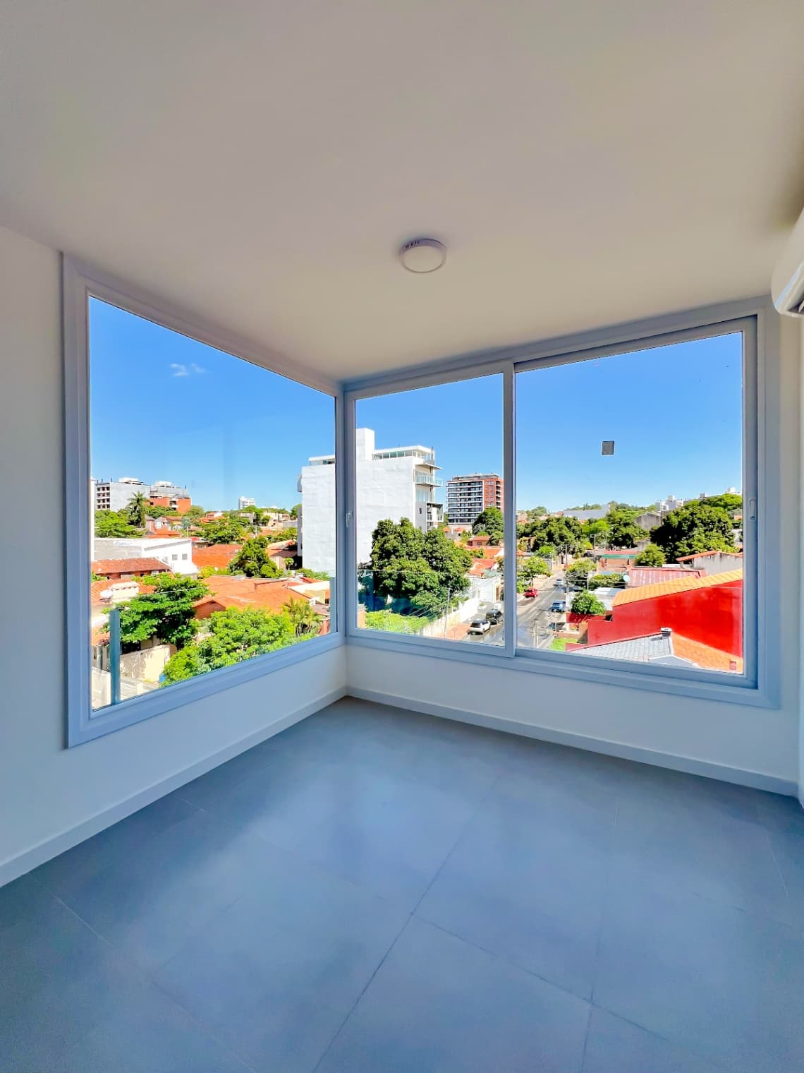 Departamento en venta c/ cochera en Jara
